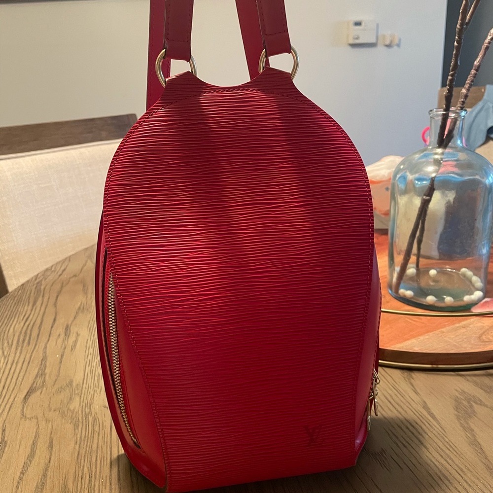❌SOLD ❌Authentic Louis Vuitton Epi Backpack